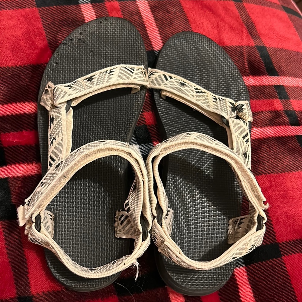 Velcro Size 8 Teva Sandals.